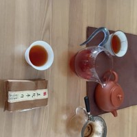 大红袍，是中国传统的名茶之一，产于福建武夷山。