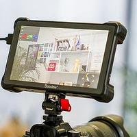 自媒体的拍摄绝配，让拍摄更高效:百视悦R7III摄影监视器帮你实现
