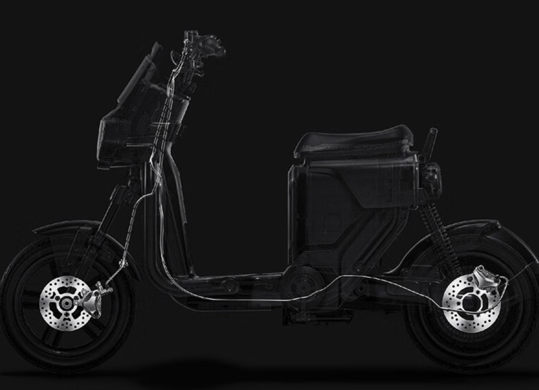 电摩新物种？！飞越发布新品“智能电动摩托车”和“机甲风电动自行车”