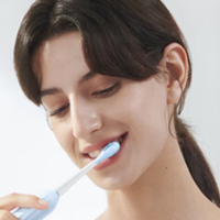 usmile笑容加电动牙刷，性价比最高的一款电动牙刷—Y10声波电动牙刷！