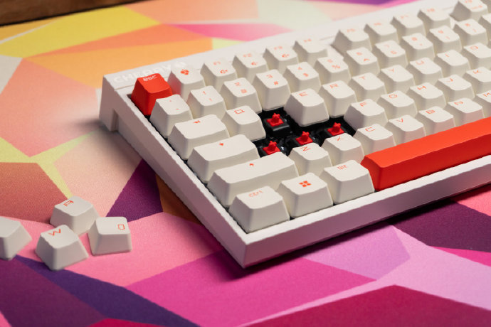樱桃 MX2.0S 机械键盘新增“夜鹰”、“苍穹”配色，搭配 MX 银轴/红轴