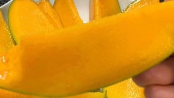 过节怎么能少了水果 象征丰收的芒果一定要上桌