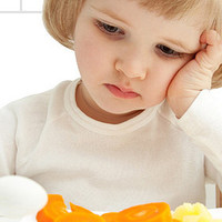 宝宝不爱吃饭，太闹腾，这7个技巧帮助宝宝建立良好饮食习惯