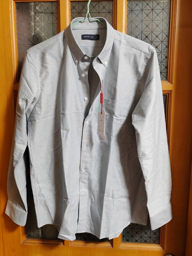           中年男人的怀旧情绪衬衫