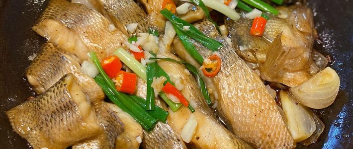 简单学做家常菜 篇三十五：葱香焗鲈鱼