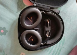 森海塞尔（Sennheiser）MOMENTUM 4 无线耳机 大馒头4特别设计版 高保真蓝牙头戴无线耳机 曜金黑色