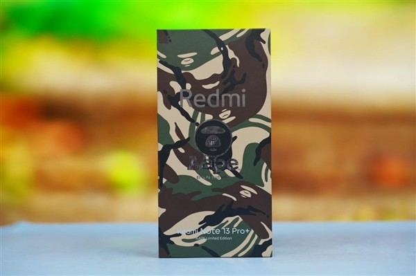 图赏丨Redmi Note 13 Pro+、Buds 5 AAPE 潮流限定款明天首销