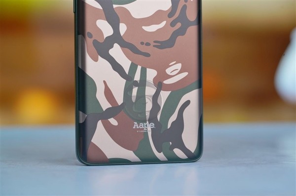 图赏丨Redmi Note 13 Pro+、Buds 5 AAPE 潮流限定款明天首销