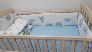 实木防护婴儿床