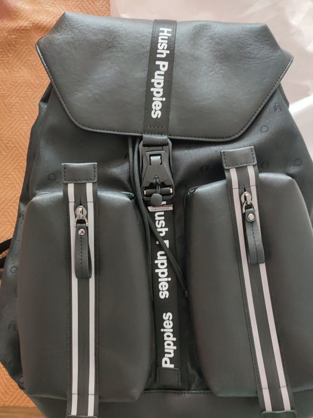 颜值好高的双肩包