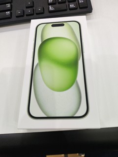 多多勇士安全下车。iphone15 小绿开箱