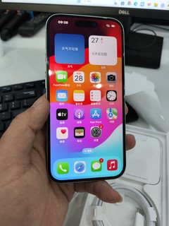 多多勇士安全下车。iphone15 小绿开箱