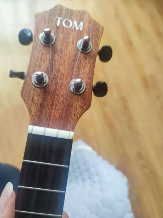 零基础也能轻松上手，Tom 单板尤克里里让你秒变音乐达人!