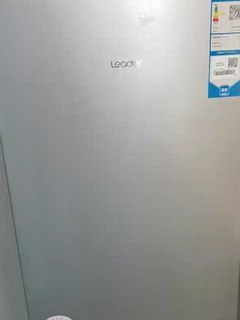 曾经的家用三开门冰箱，现在竟然挂了出租屋用的标题
