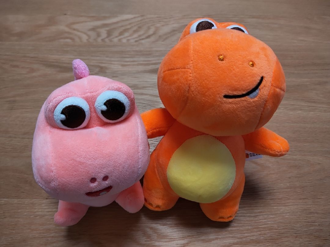 瓜瓜龙和美美龙玩偶——可可爱爱的恐龙