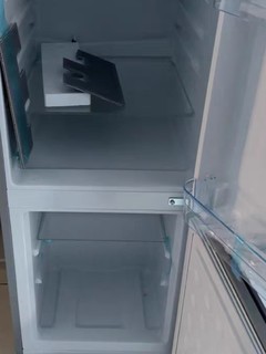 荣事达带冷冻的小冰箱，真的YYDS