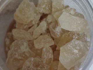 蒸梨的时候，最好用黄冰糖，别问为什么，问我也不知道，故老相传