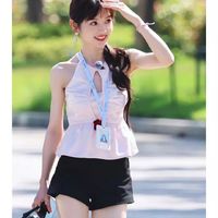 我就说她一直都在装甜妹实际上是真猛女!!