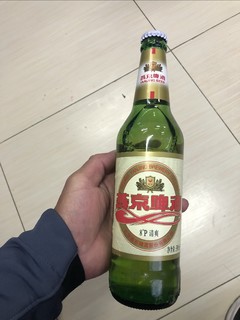 小酌燕京啤酒