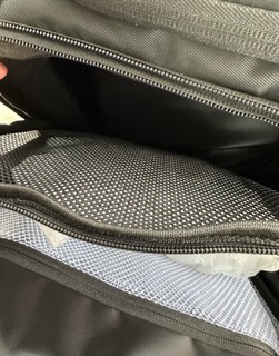 京东京造 TANK运动双肩包 大容量 180°展开 商务旅行户外背包书包电脑包
