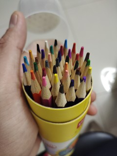小小得力彩色铅笔，画出彩色世界!