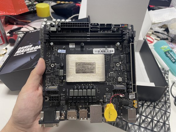 12700H es 锁全核4.6 单核680多核7300