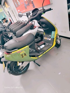 20000元的顶级电动车，恐怖的续航200KM，变态的时速100KM/H，超强功率15KW，的确最强系列电动车。