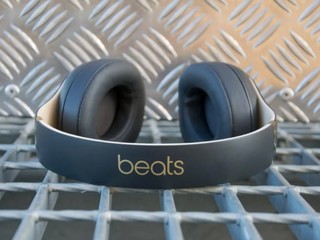 Beats Studio3 Wireless 时尚的运动耳机