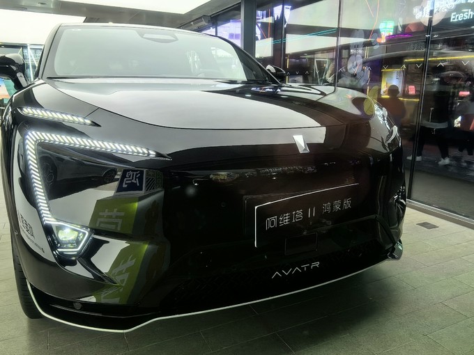 阿维塔中大型SUV