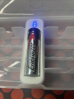 一个可以测电量的电池收纳盒！