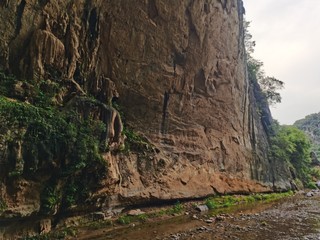 穿上你的涉水鞋，一起来爬山玩水吧