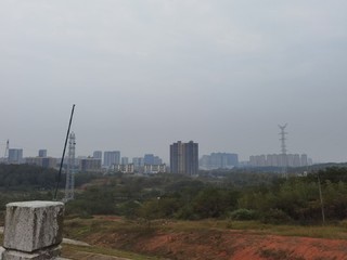 这个陡坡，慢慢滑下去，安全落地