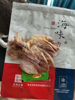 拍鱿鱼干货，简直得和两只猫打一架