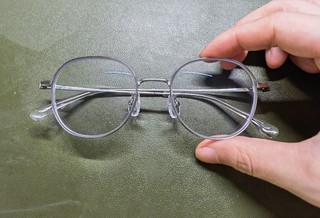 眼镜依视路镜片1.6膜致330元拿下