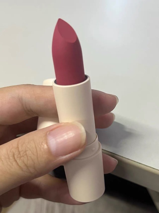这支口红我还能再涂亿次！