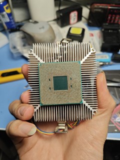 AMD处理器粘在散热器了怎么搞