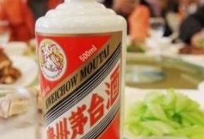 国内好酒千千万，哪些白酒值得喝？行家：这3款“便宜酒”不错