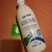 天润这款大瓶装的酸奶好喝呀，1kg才实付10元