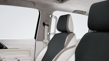 迈米德汽车坐垫，融合了律动美感和高颜值的现代轻奢风格汽车坐垫。