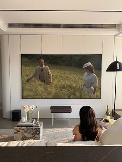 相信我‼️这样的家好爽呀～

在我看来一个家的关键点就在客厅

🌟一台100寸大电视