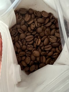 「平价好喝的咖啡豆推荐：经济实惠，口感醇香」