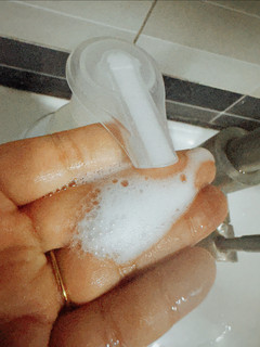 惊呆了！用这种威露士泡沫洗手液，让你双手时刻保持滋润!