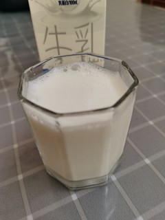 饮品专栏 篇七十六：忍不住马上要试喝一杯这个优诺的鲜牛奶