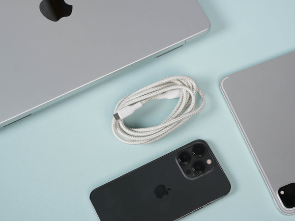 苹果官方合作品牌，iPhone 15系列最佳伴侣