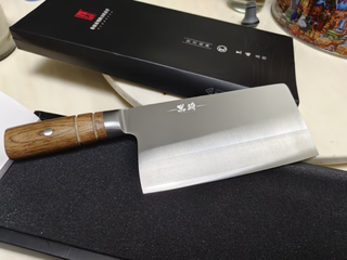 「厨房里的秘密武器：一把好刀让你的烹饪更高效!」