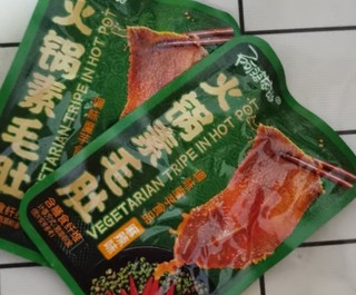 阿婆家的香辣火锅素毛肚24包魔芋爽辣条即食品休闲零食大礼包小吃约240g