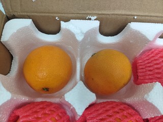 七块钱一箱5斤果冻橙感觉不错