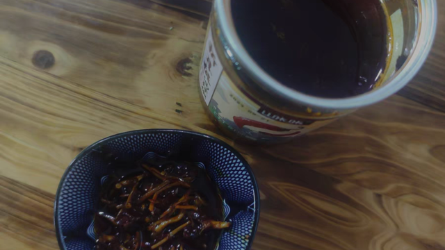 折耳根油辣椒酱——贵州土特产的美食魅力