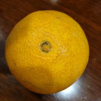 舌尖上的美食 篇五：爱媛果冻橙，名不虚传，皮薄肉多。