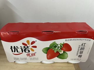 五块一瓶买的优诺酸奶